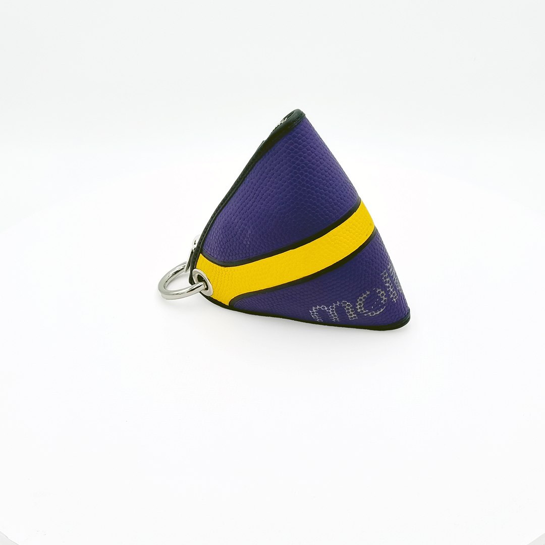 Mini Morado / Amarillo, modelo M008, fotografiado sobre fondo blanco